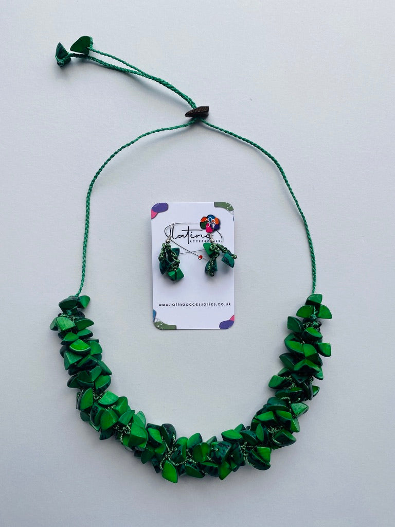 Emerald green trocitos necklace