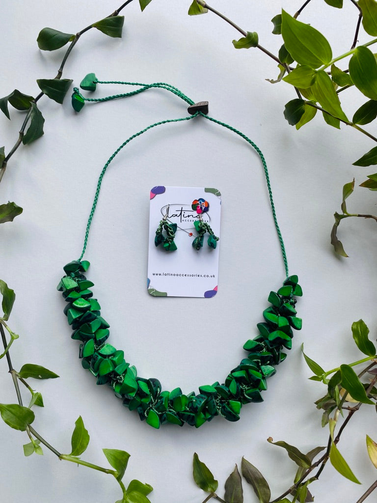 Emerald green trocitos necklace